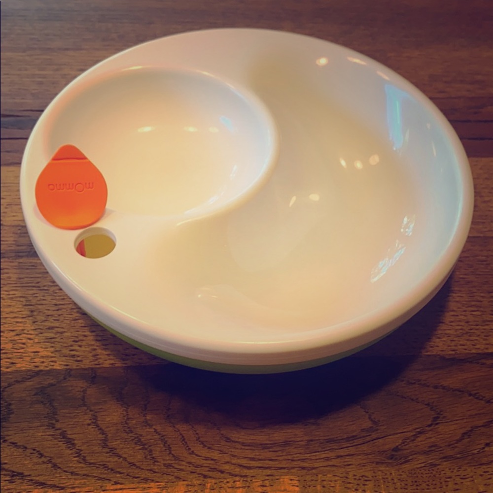 mOmma toddler warming dish. Keep foods warm!